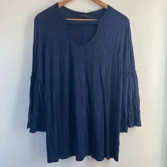 Sheila Rose Navy Plus Bell Sleeve Cut Out Flowy Top 2X - Picture 1 of 7